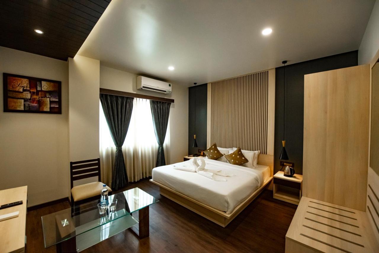 The Royal Palace Hotel 400703 Navi Mumbai Exterior foto