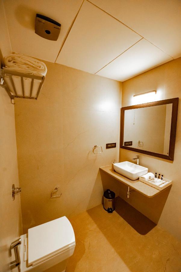 The Royal Palace Hotel 400703 Navi Mumbai Exterior foto